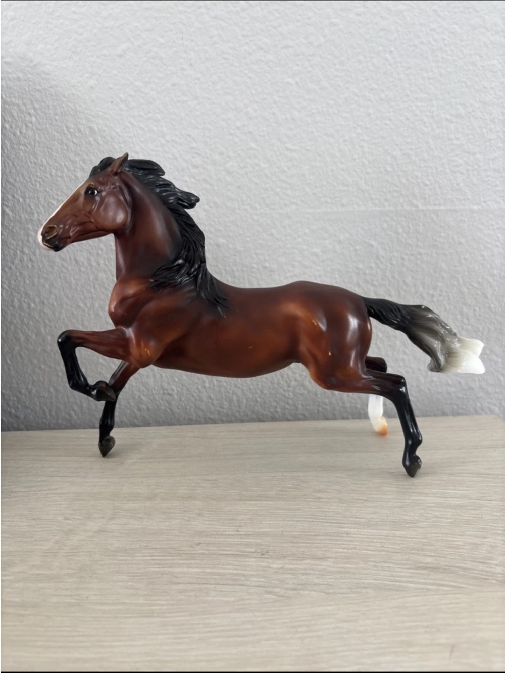 Breyer Reeves Stablemates Standard Bred Small Brown/Black Horse White
